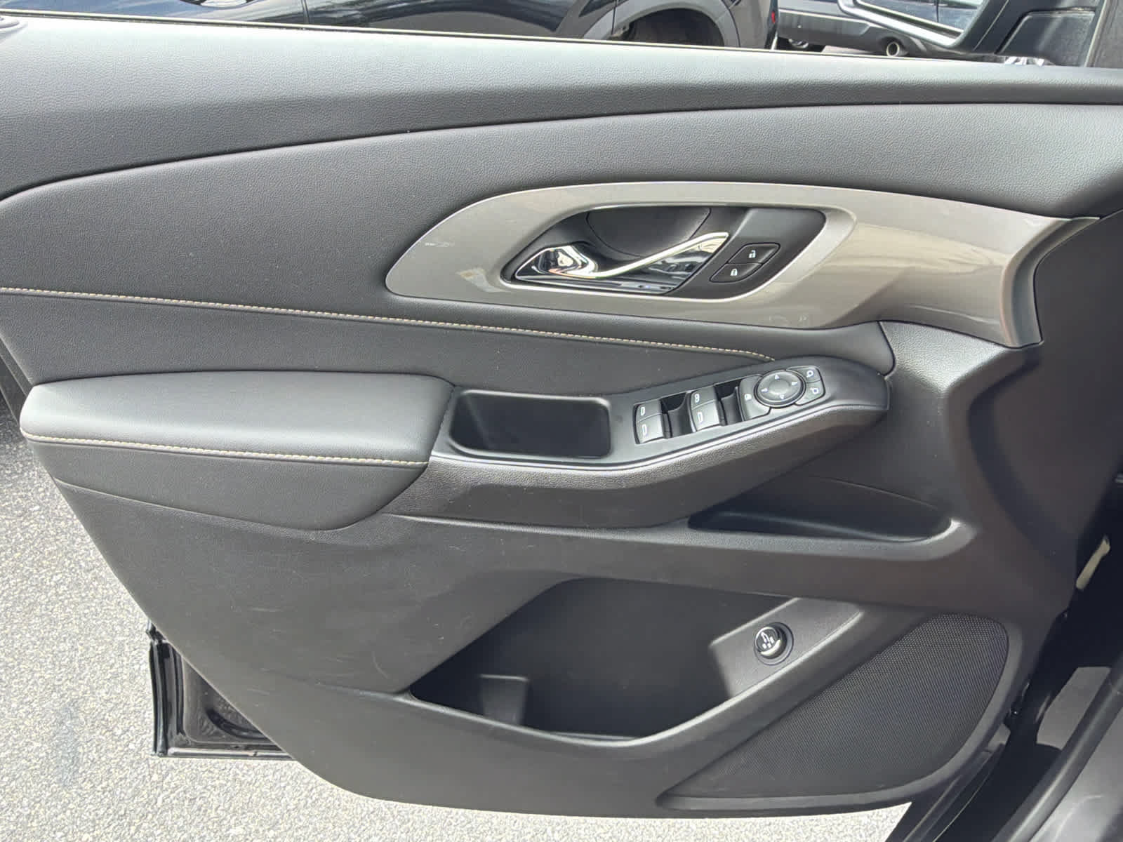 Certified 2024 Chevrolet Traverse LT w/ LPO, Floor Liner Package AWD/4WD image 20