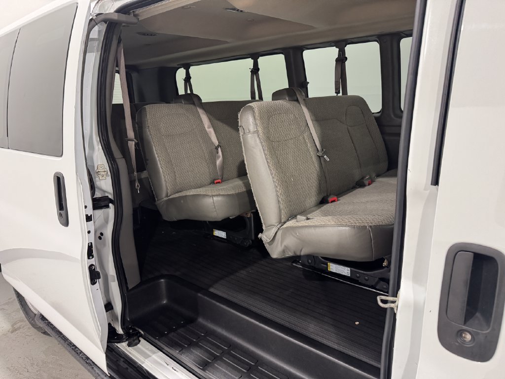 Used 2023 Chevrolet Express 3500 LS RWD image 20