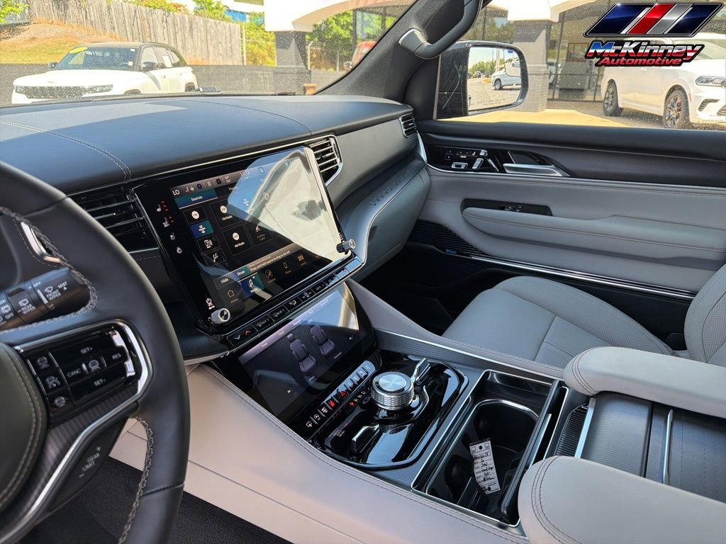 New 2026 Jeep Grand Wagoneer Summit AWD/4WD image 39