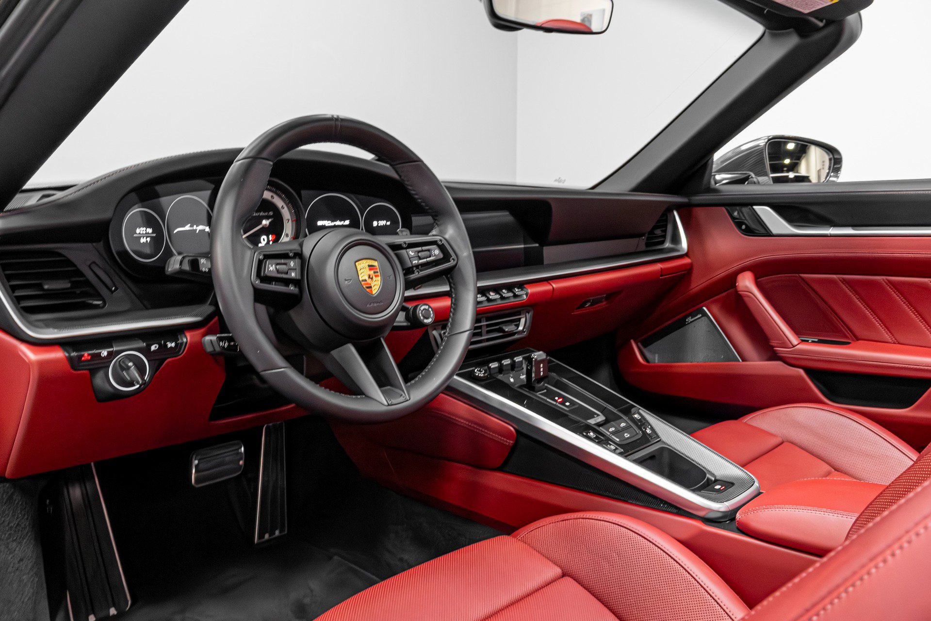 Used 2021 Porsche 911 Turbo S image 9