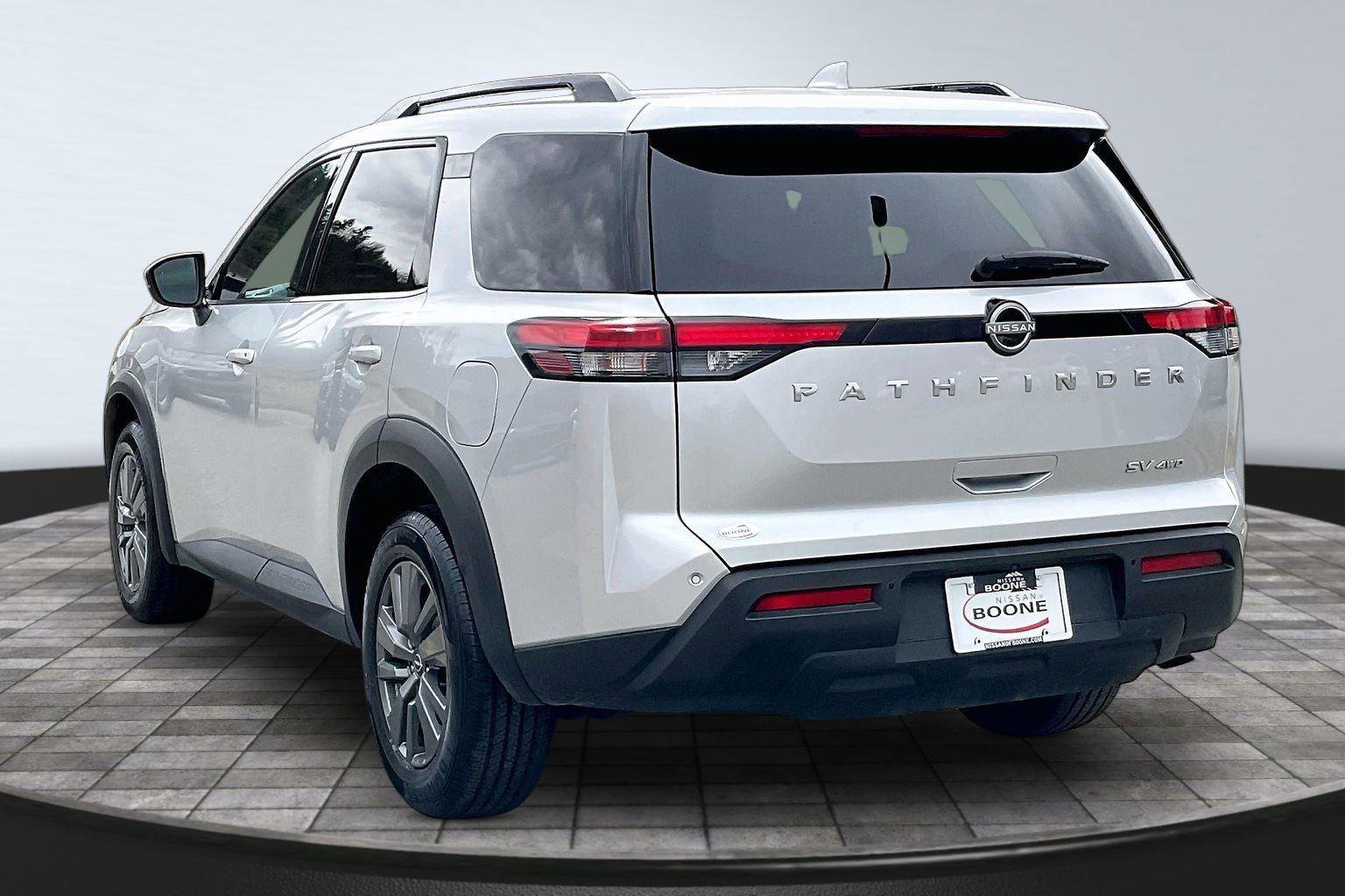 Certified 2024 Nissan Pathfinder SV image 2