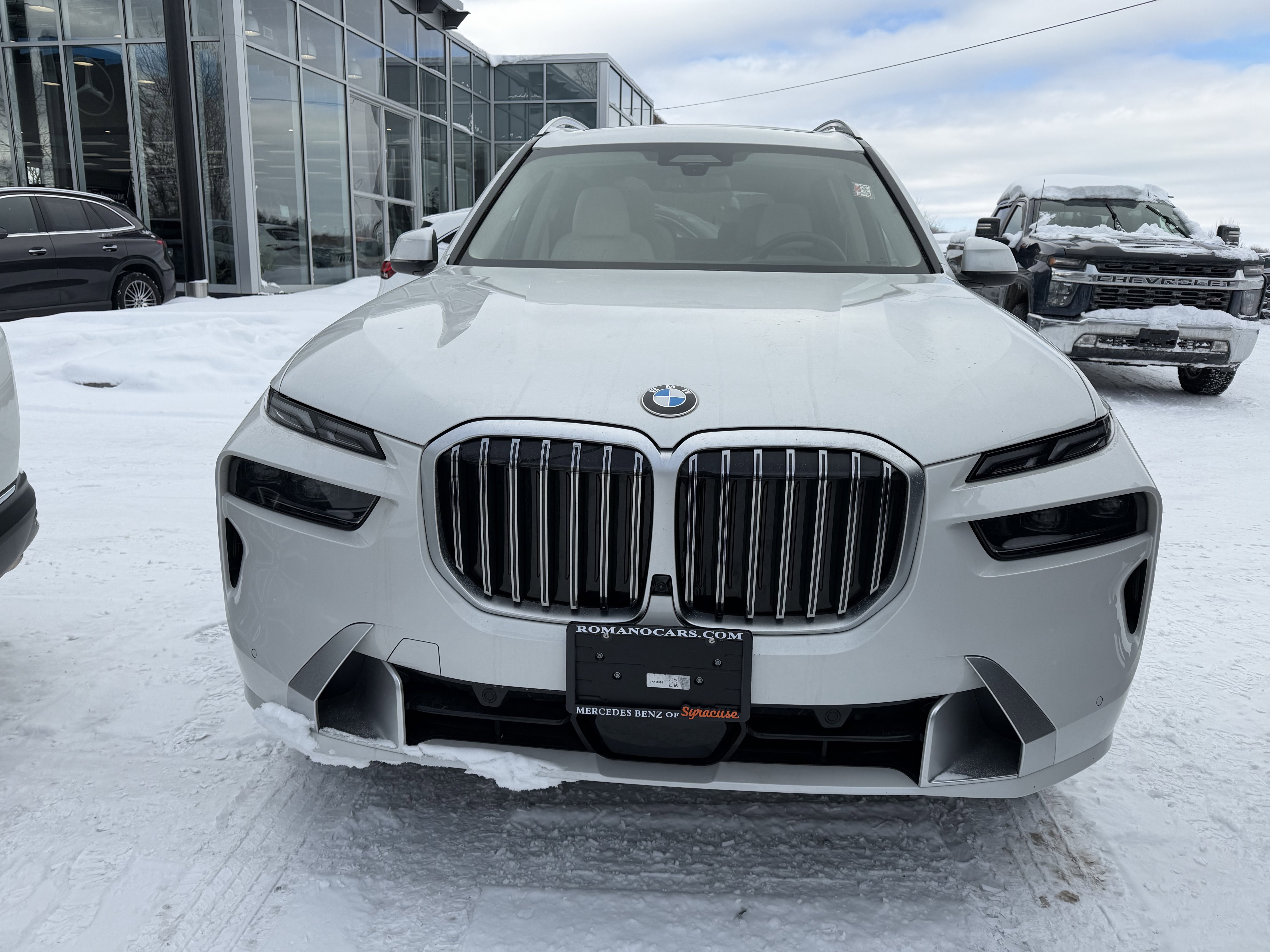 Used 2024 BMW X7 xDrive40i w/ Executive Package image 3