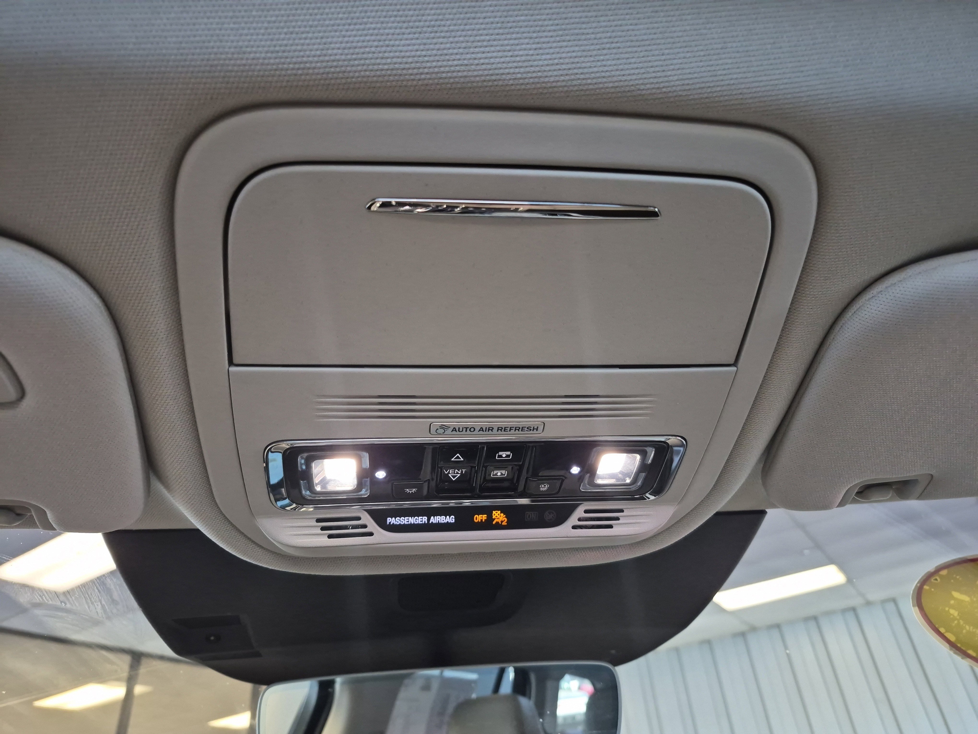 Used 2025 Lincoln Aviator AWD w/ Jet Appearance Package image 39