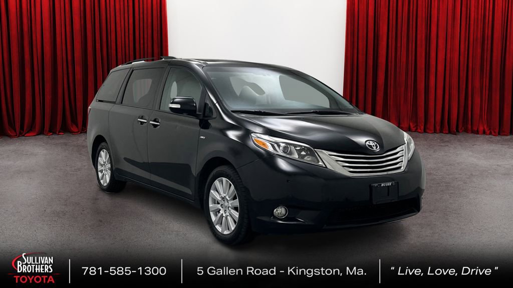 Used 2017 Toyota Sienna Limited image 3