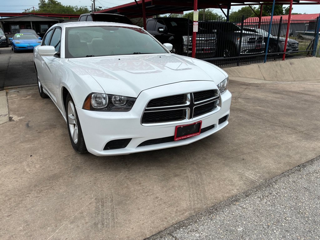 Used 2013 Dodge Charger SE RWD image 6