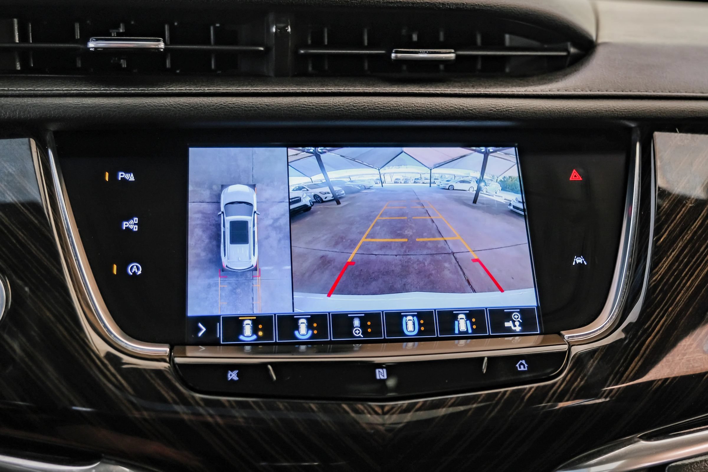 Used 2020 Cadillac XT6 Premium Luxury FWD image 20