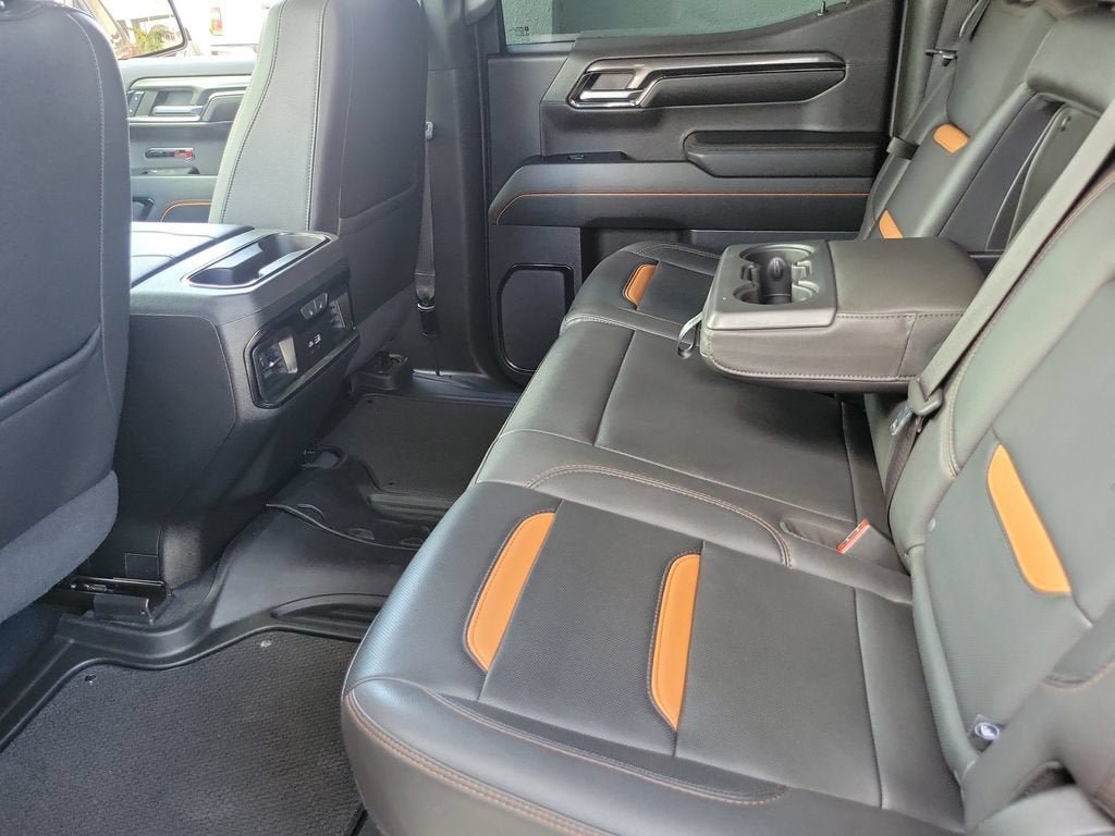 Used 2023 GMC Sierra 1500 AT4 w/ AT4 Premium Package AWD/4WD image 14