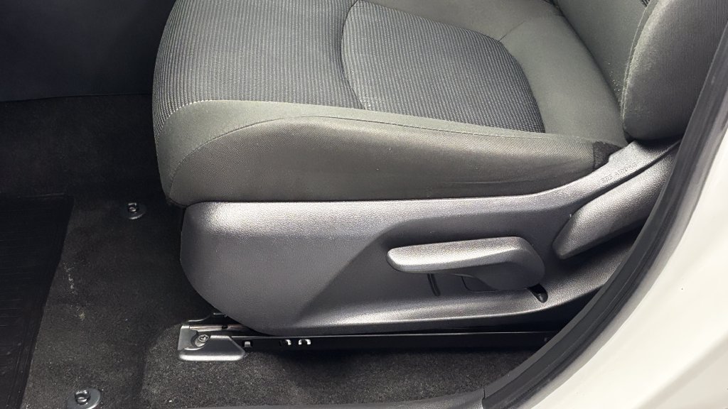 Used 2025 Toyota RAV4 LE AWD/4WD image 13