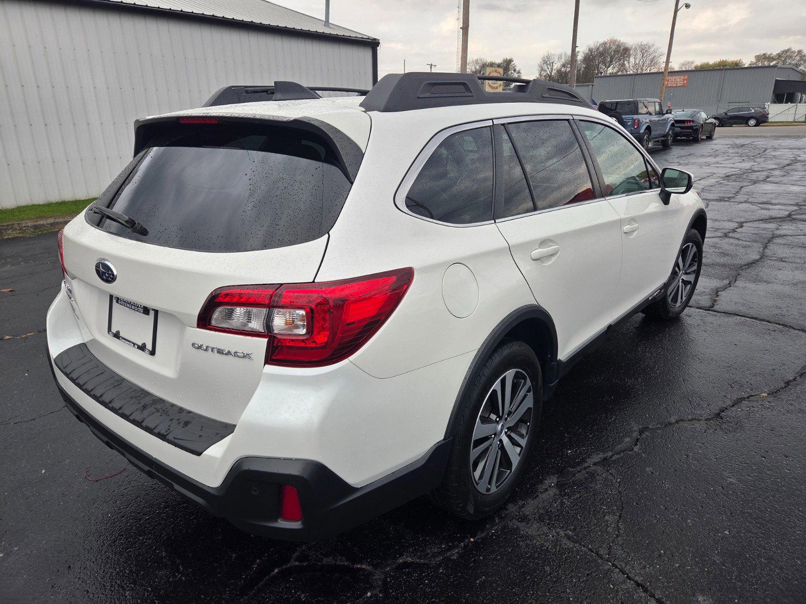 Used 2019 Subaru Outback 2.5i Limited image 3