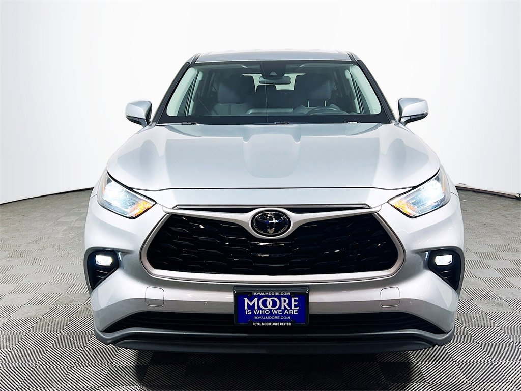 Certified 2024 Toyota Highlander LE image 3