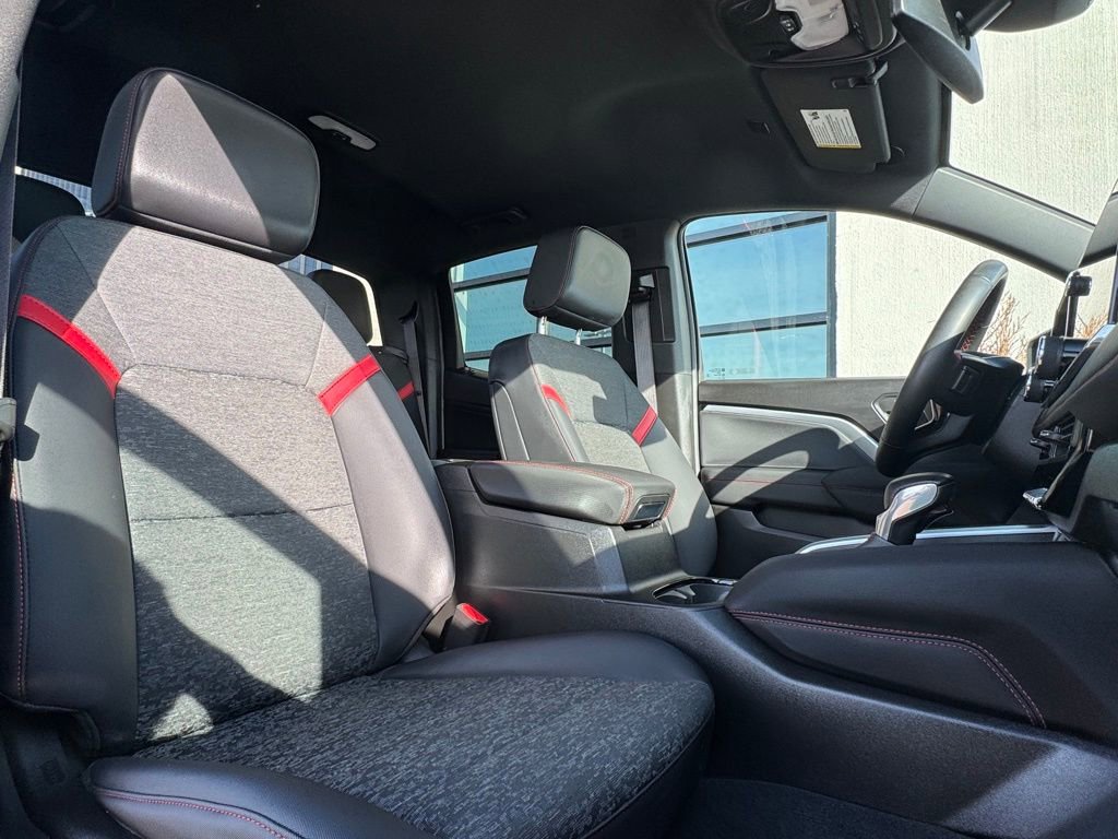 Used 2024 Chevrolet Colorado Z71 image 20