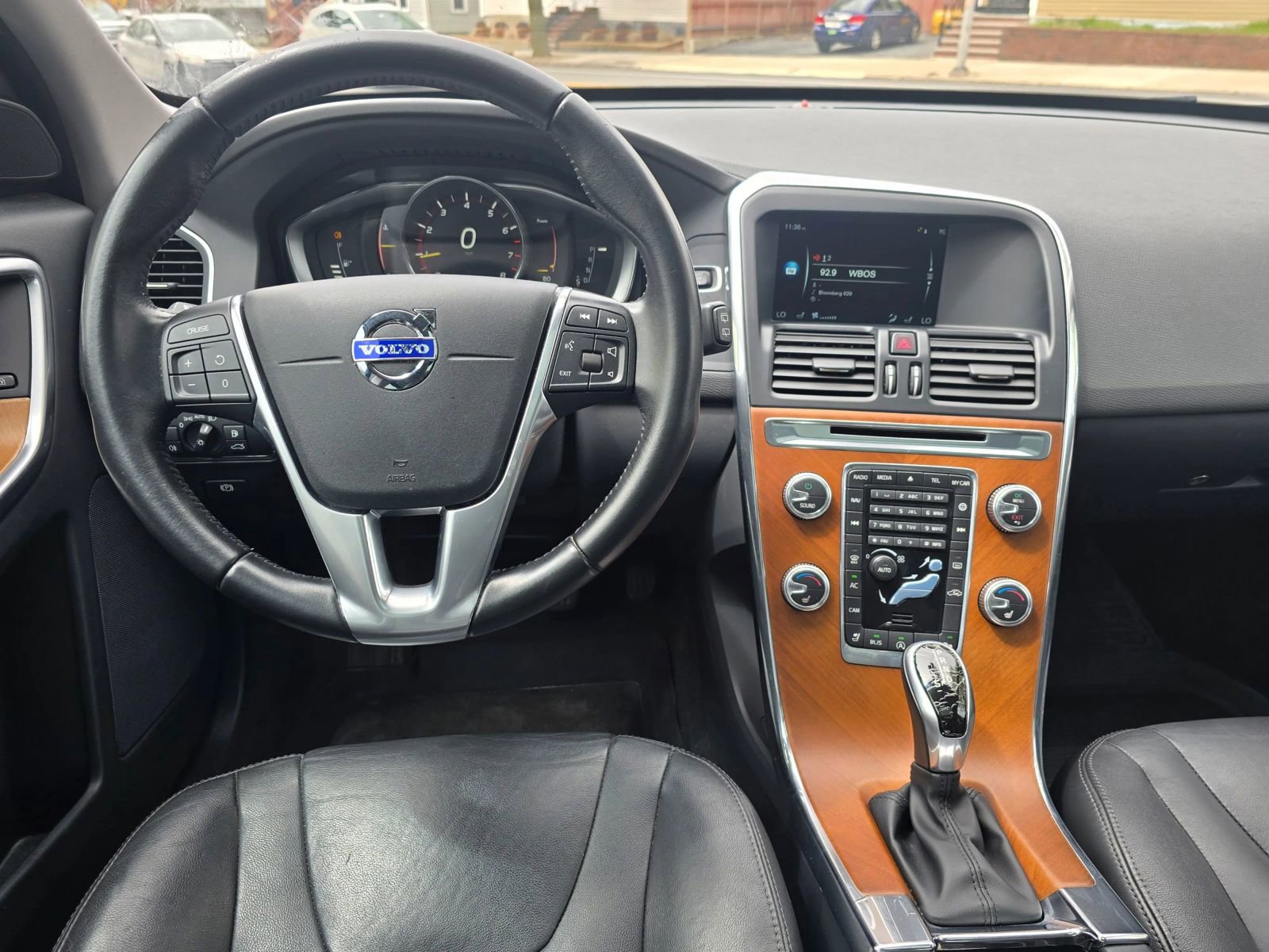 Used 2017 Volvo XC60 T6 Inscription w/ Preferred Option Package AWD/4WD image 16