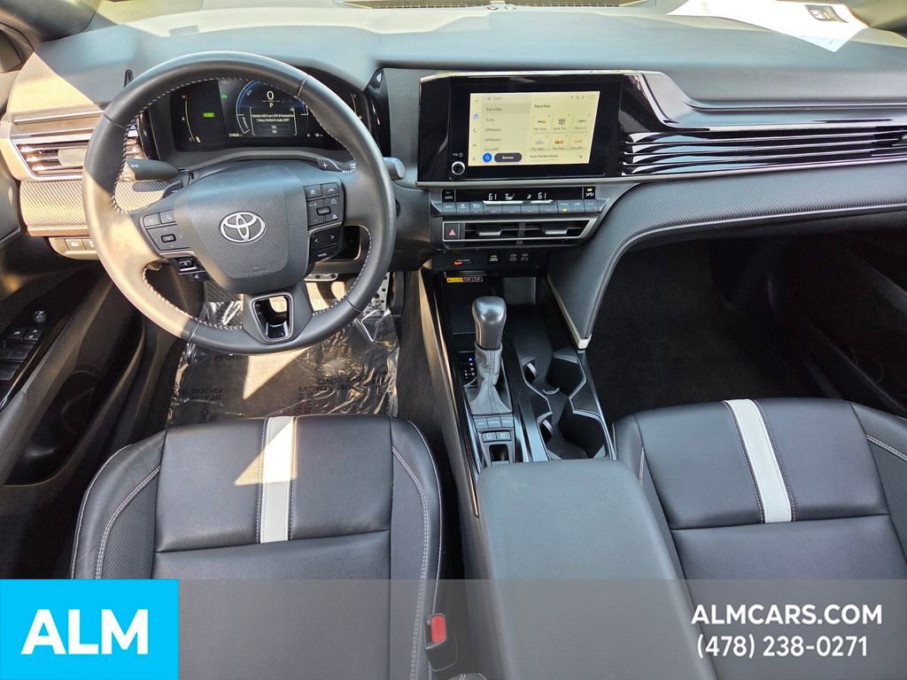 Used 2025 Toyota Camry SE image 15
