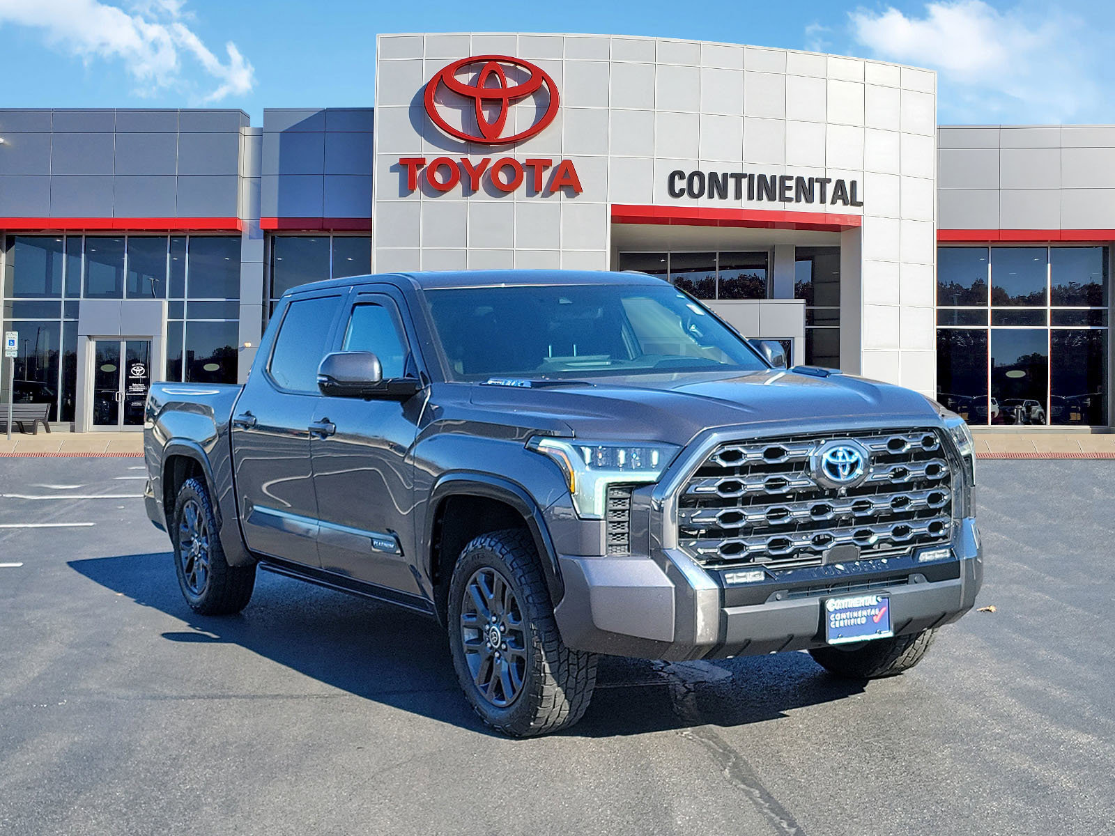 Used 2023 Toyota Tundra Platinum w/ Advanced Package image 2