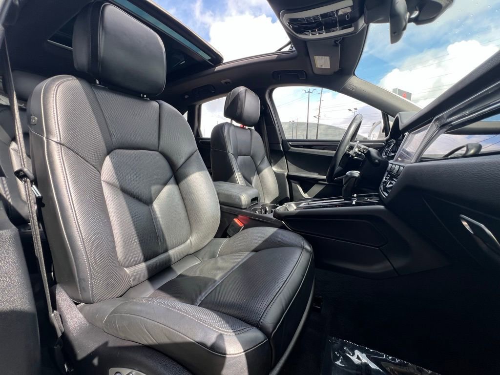 Used 2022 Porsche Macan image 31
