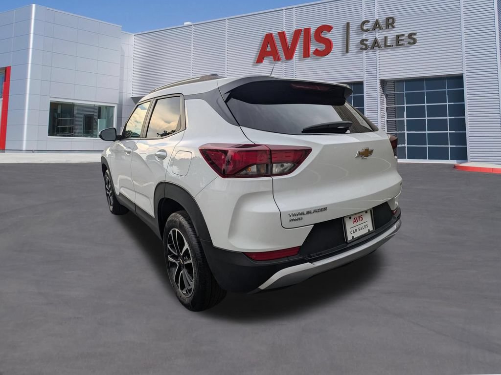 Used 2025 Chevrolet TrailBlazer LT AWD/4WD image 9
