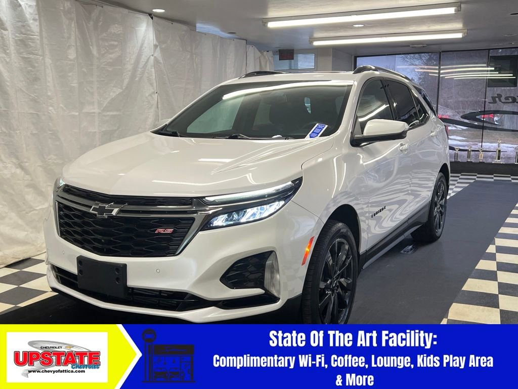 Used 2023 Chevrolet Equinox RS w/ RS Leather Package image 3
