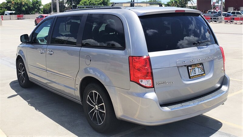 Used 2016 Dodge Grand Caravan R/T FWD image 3