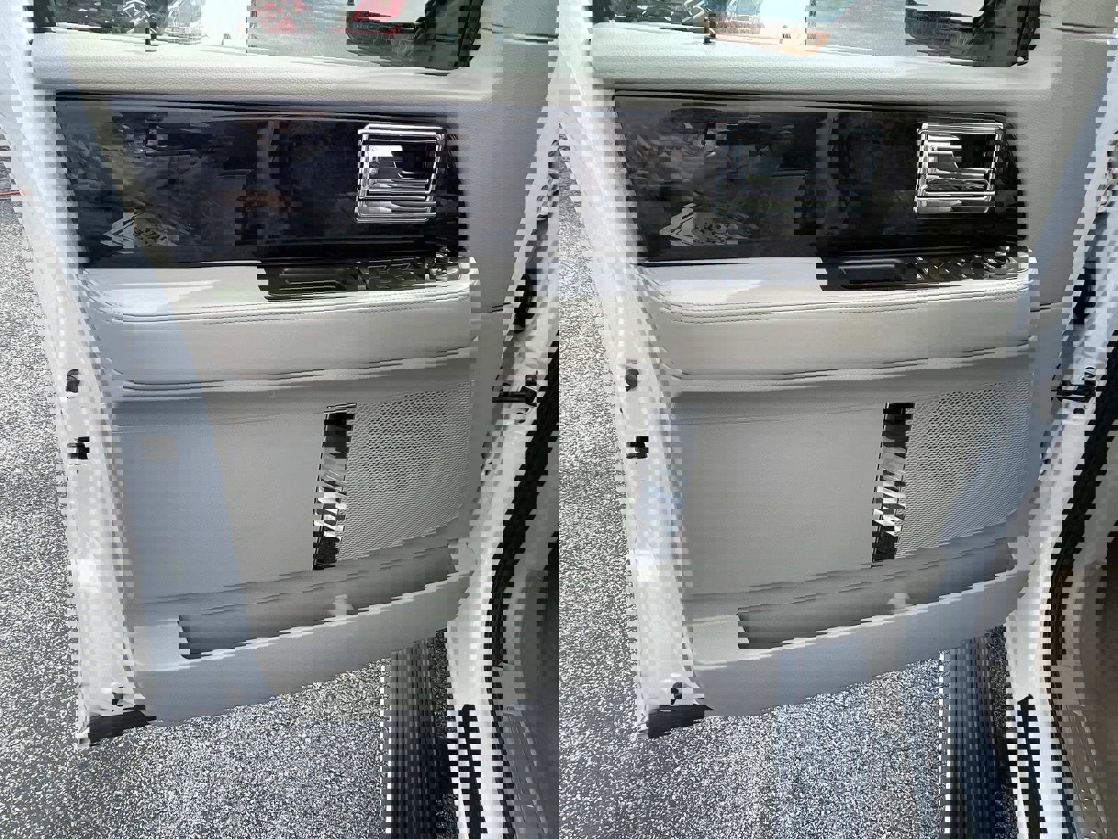 Used 2016 Lincoln Navigator Select image 18