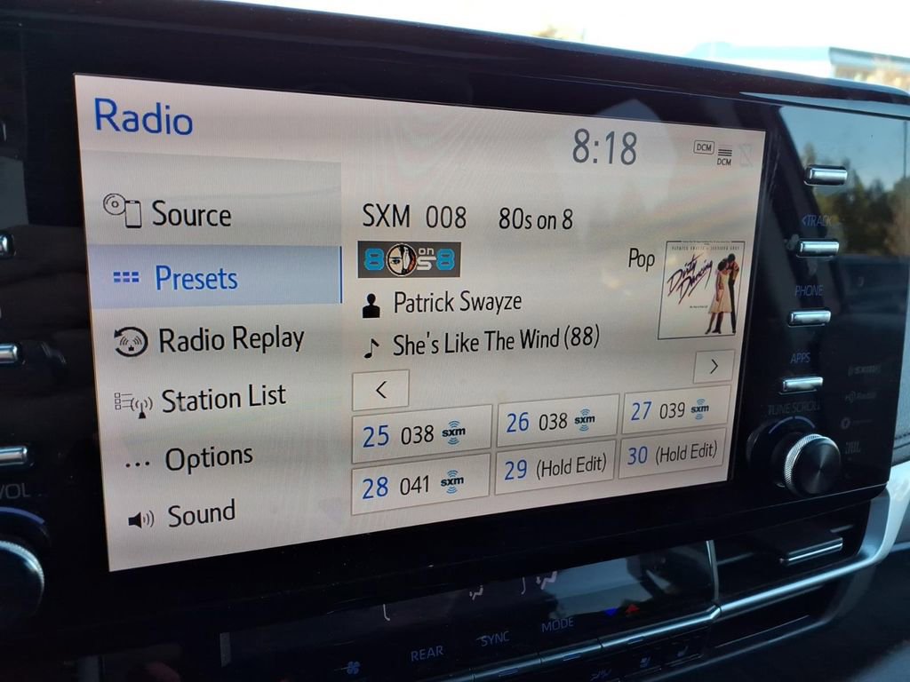 Used 2022 Toyota Sienna Platinum image 16