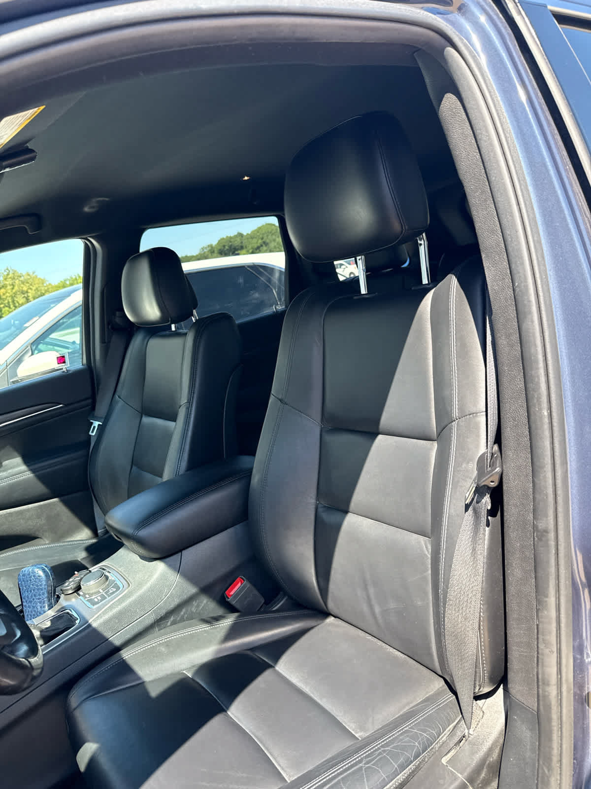 Used 2020 Jeep Grand Cherokee Limited AWD/4WD image 9