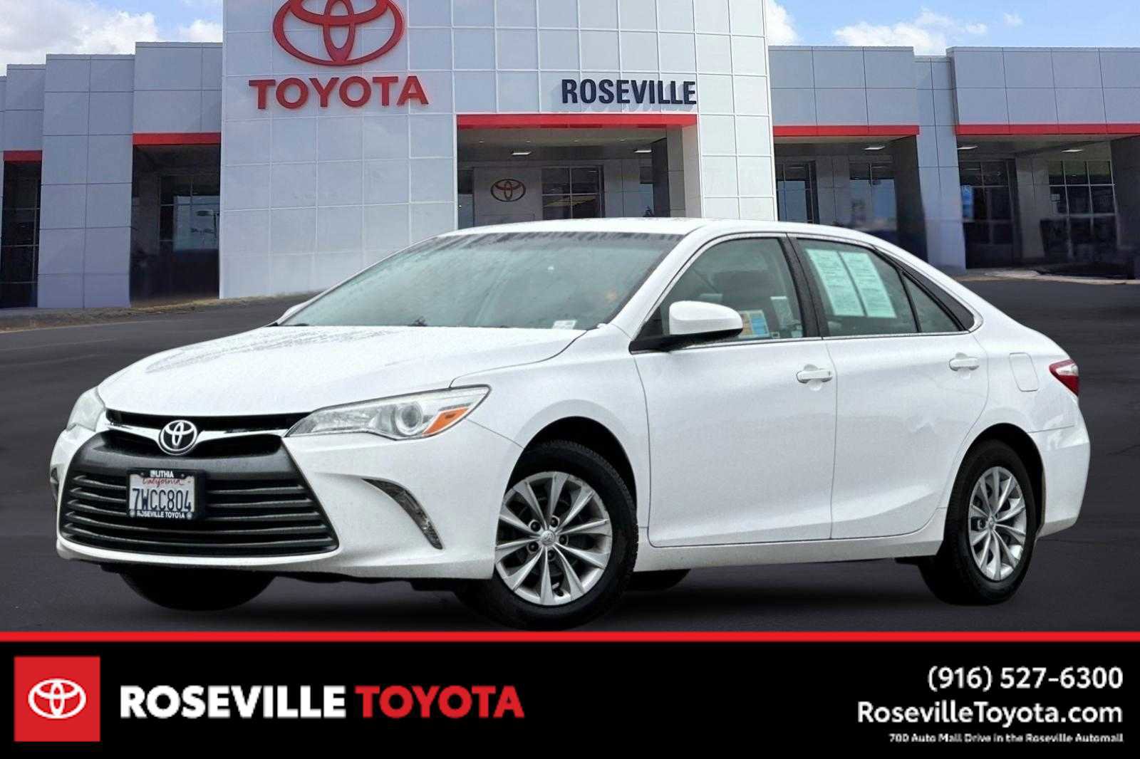 Used 2017 Toyota Camry LE image 1