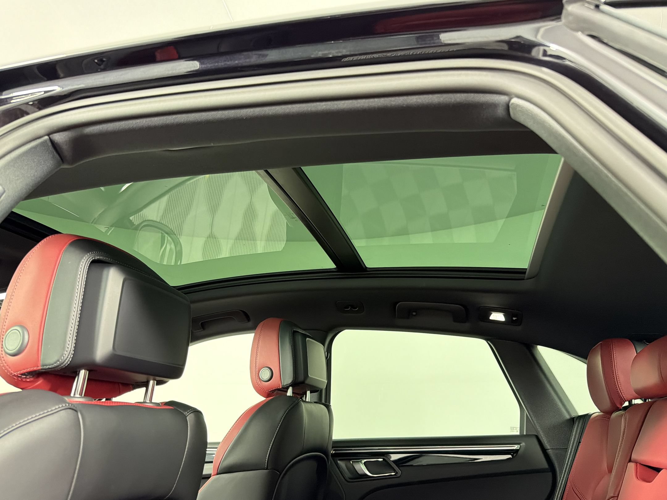 New 2026 Porsche Macan AWD/4WD image 23