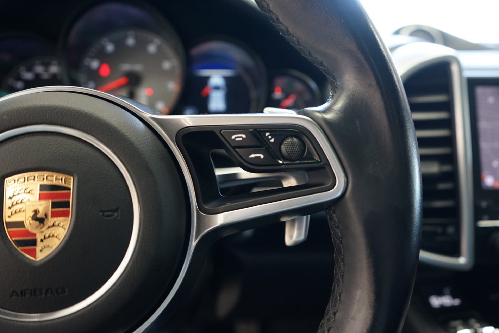 Used 2017 Porsche Cayenne S AWD/4WD image 37