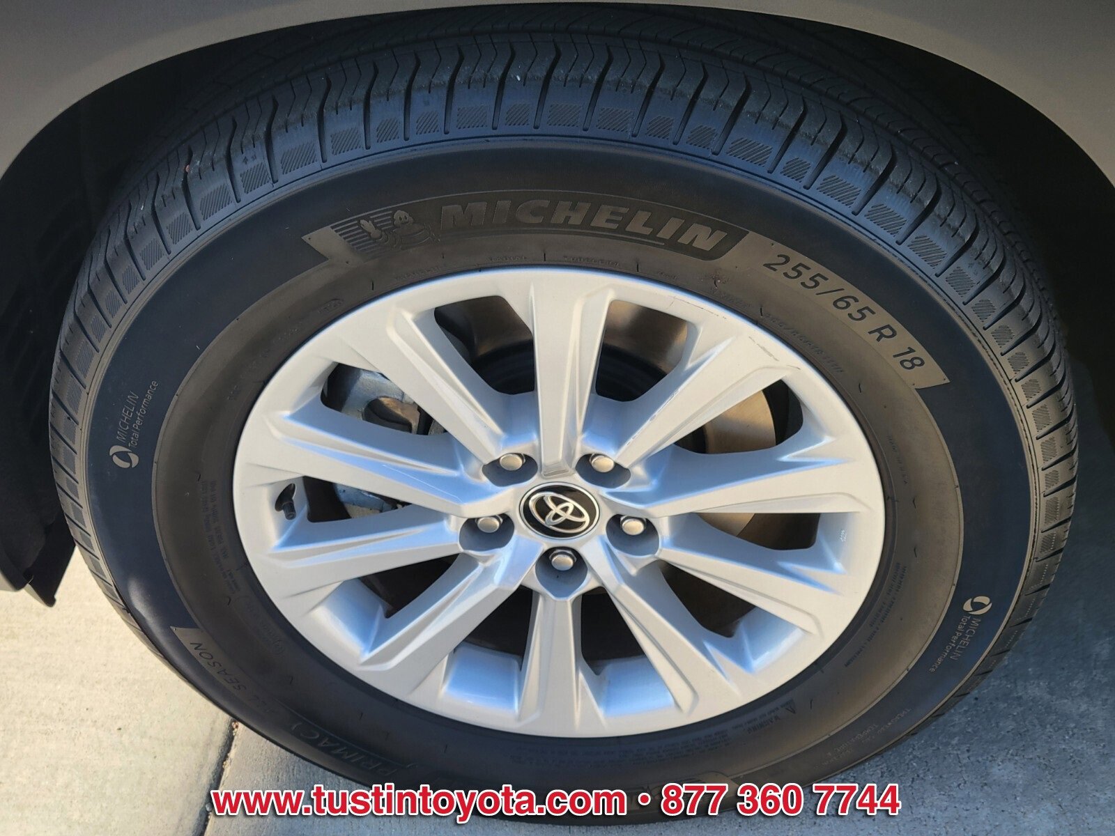 Certified 2024 Toyota Grand Highlander XLE image 9