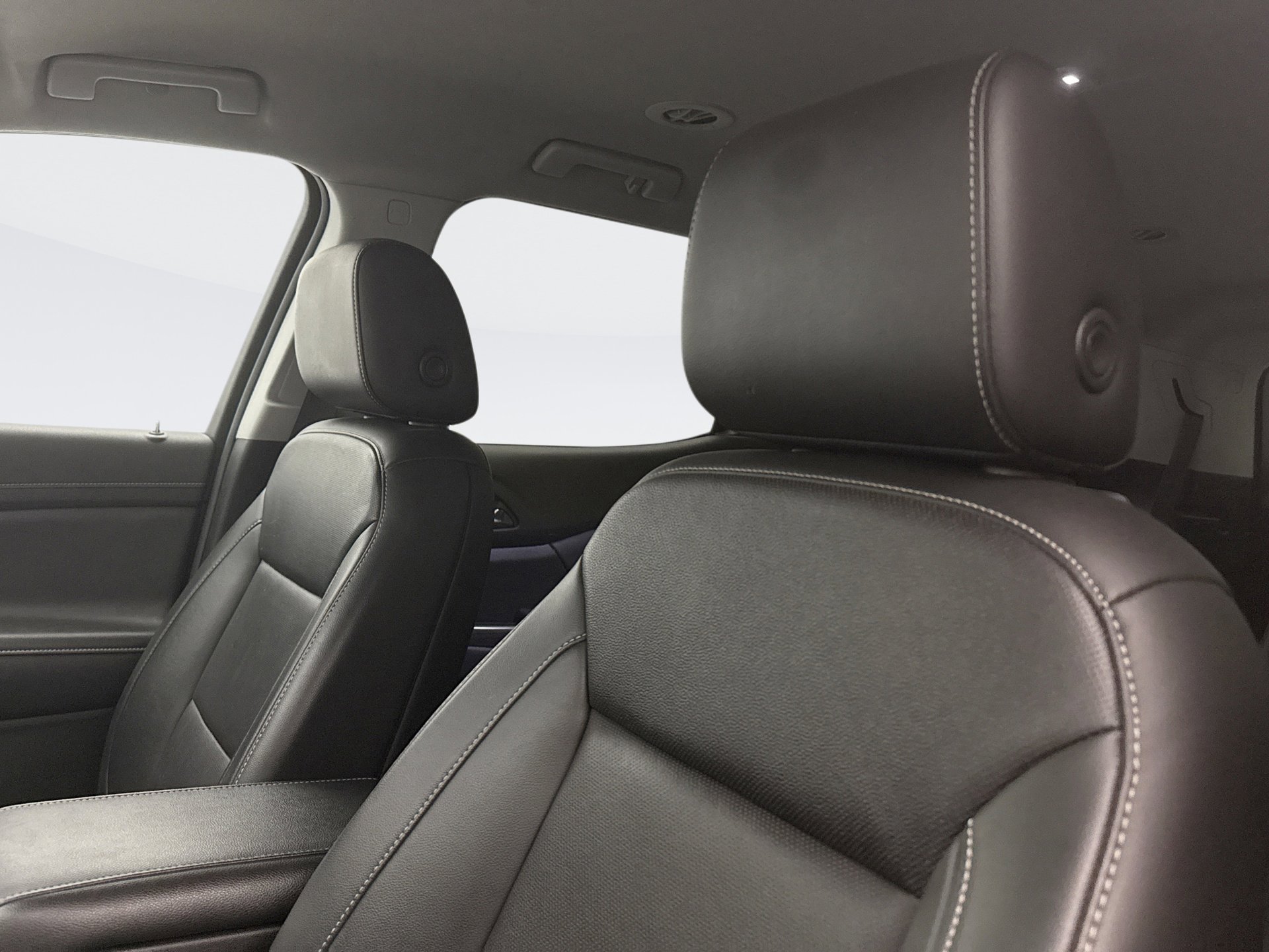 Used 2021 GMC Acadia SLT w/ Preferred Package image 8