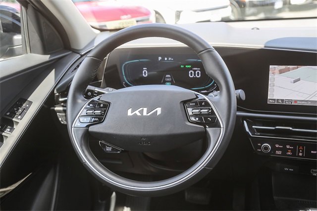 Certified 2025 Kia Niro EX image 16