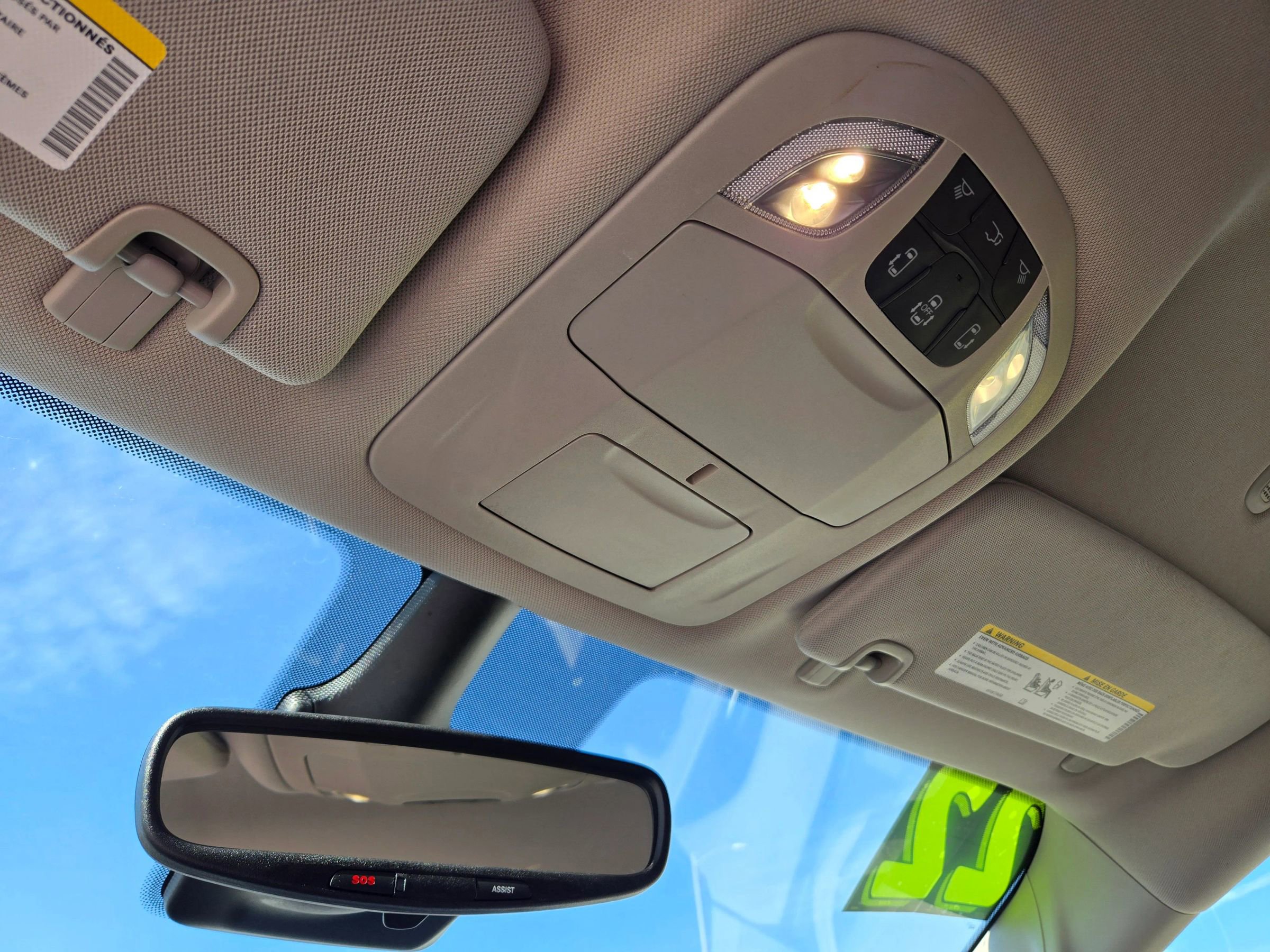 Used 2022 Chrysler Voyager LX image 37