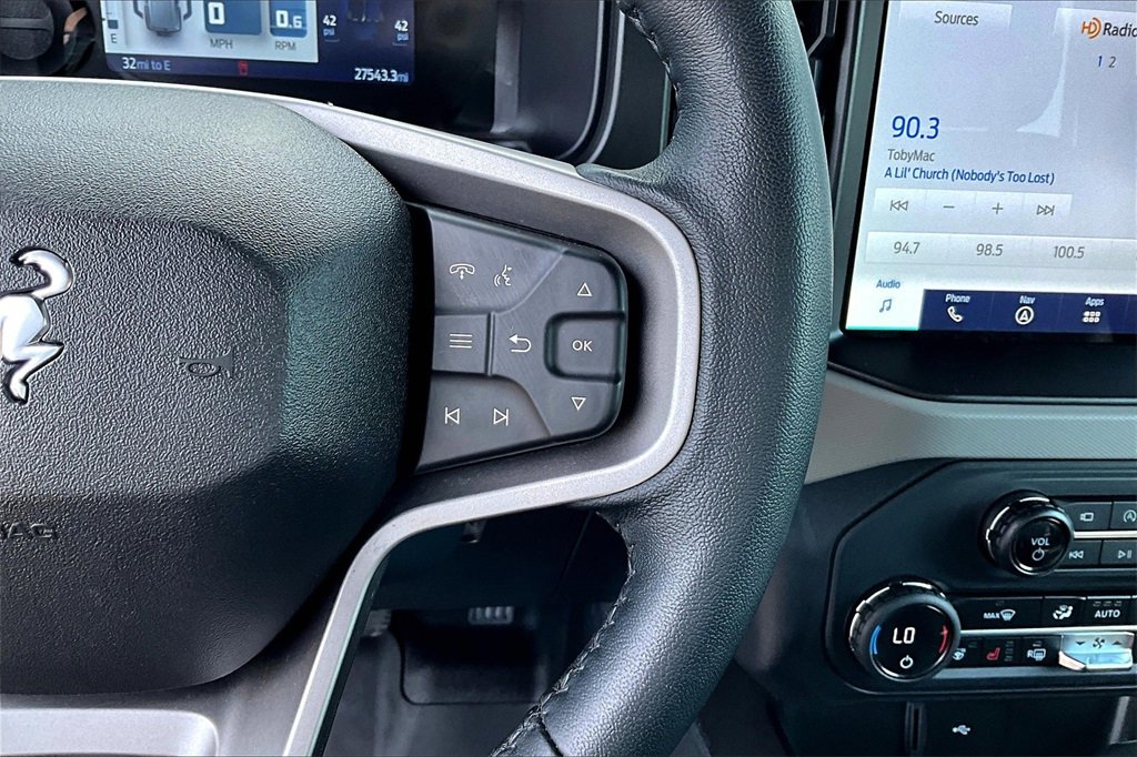 Used 2023 Ford Bronco Badlands image 18