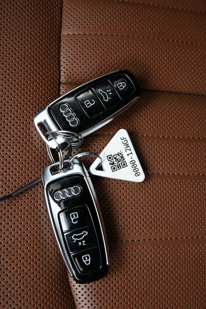 Used 2022 Audi e-tron Premium Plus w/ Premium Plus Package image 32