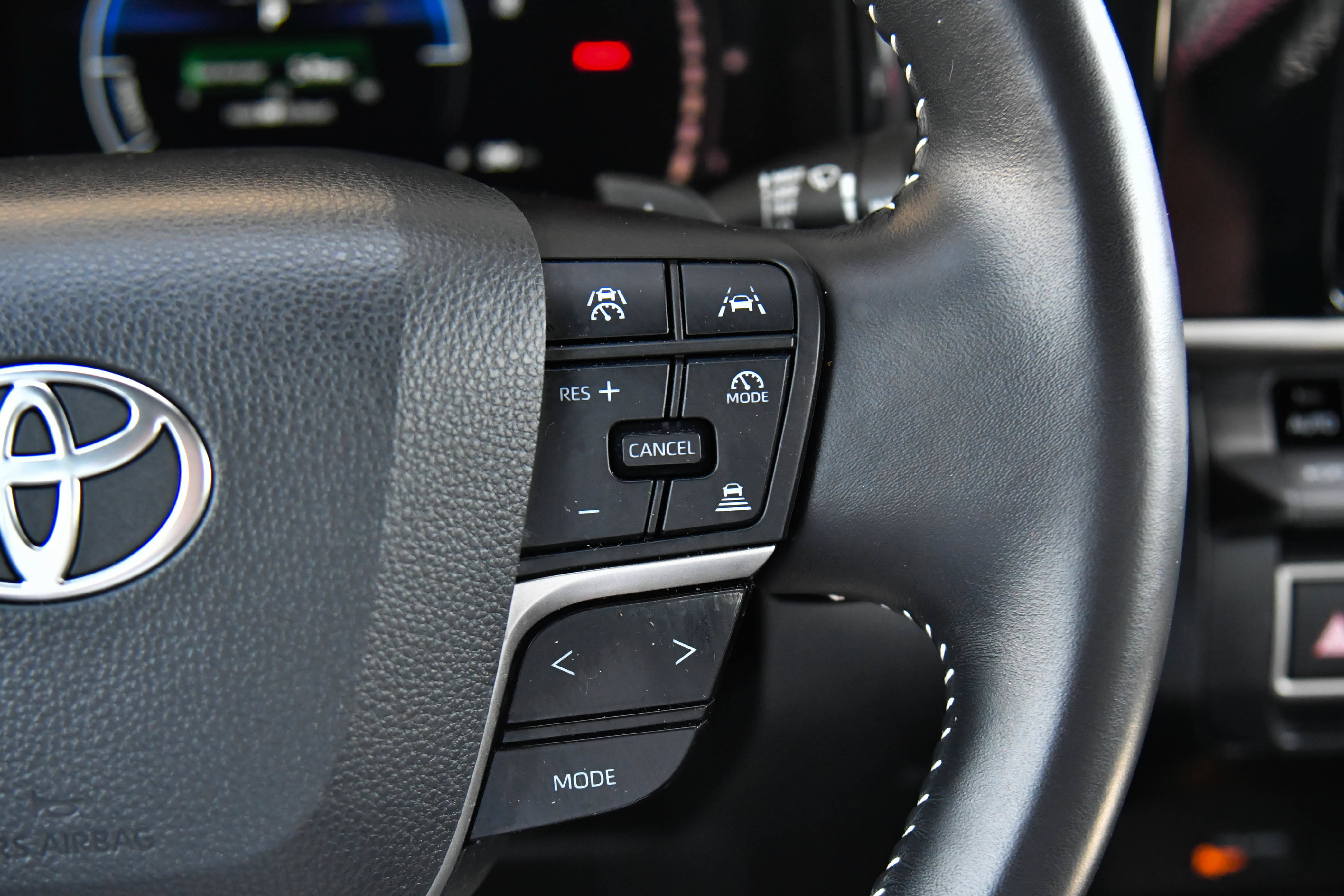 Used 2025 Toyota Camry SE FWD image 33