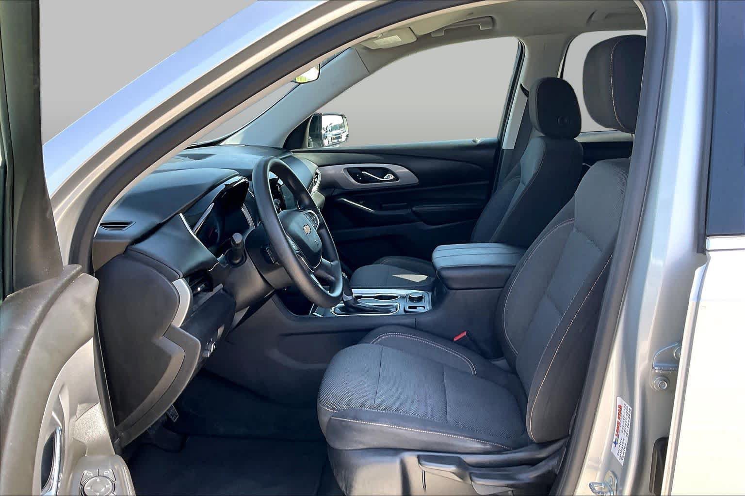 Used 2018 Chevrolet Traverse LS FWD image 8