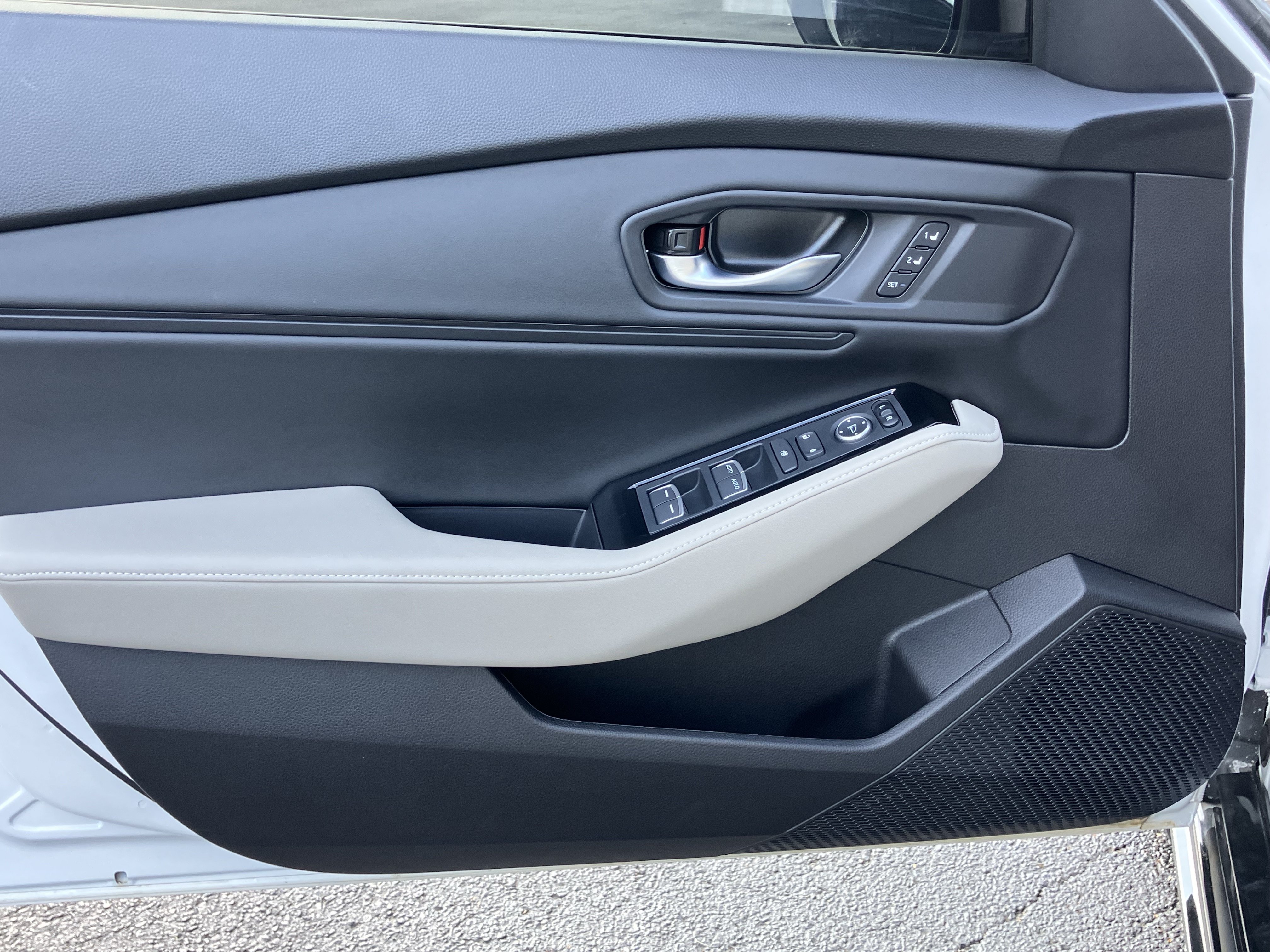 Used 2025 Honda Accord Touring image 14