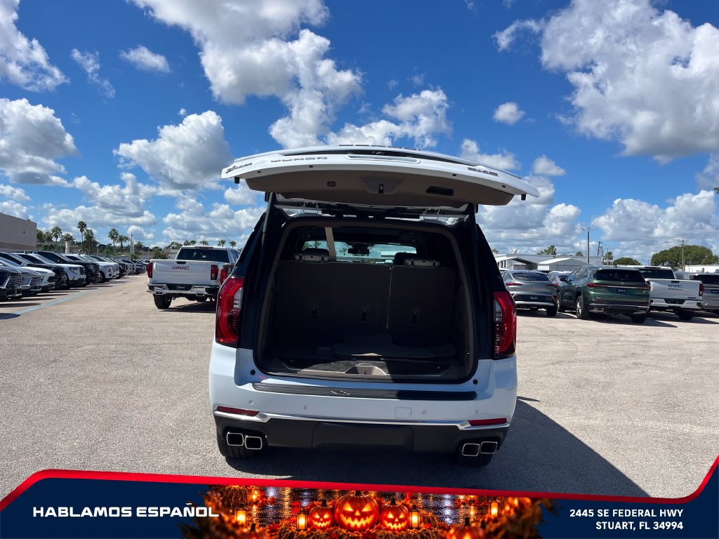 Used 2026 GMC Yukon Denali w/ Sun & Power Step Package AWD/4WD image 17
