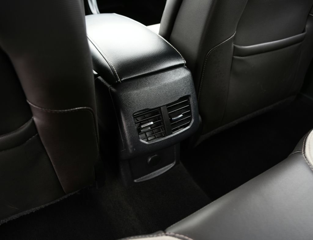 Used 2019 Ford Fusion SE w/ Equipment Group 151A image 25