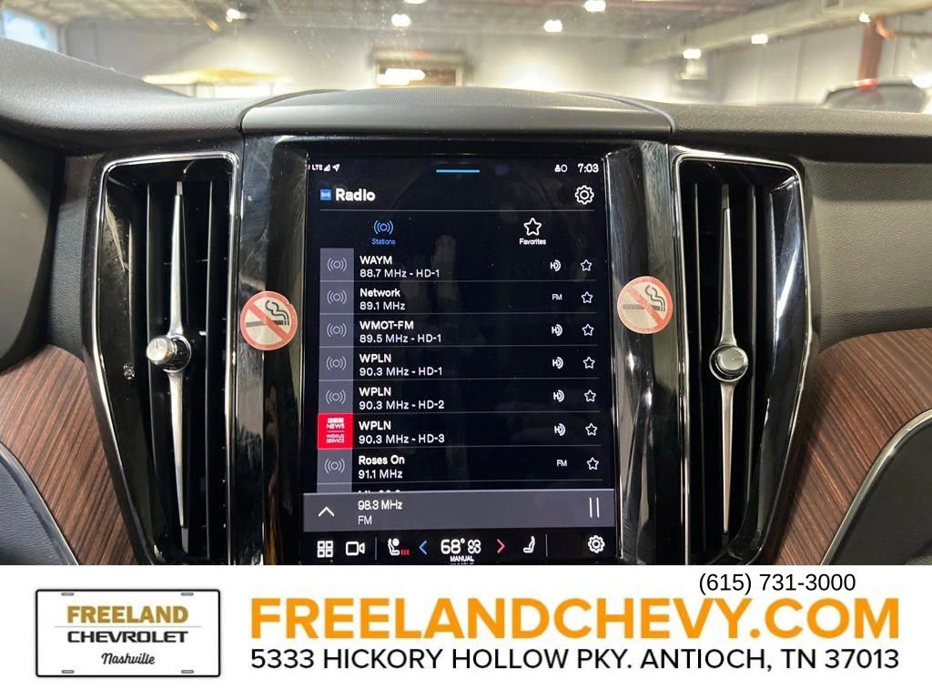 Used 2023 Volvo XC60 B5 Plus image 31