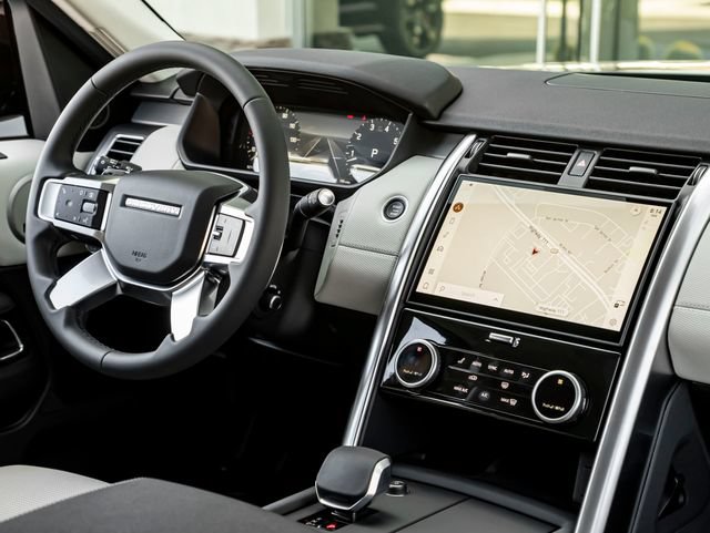 New 2026 Land Rover Discovery Limited Edition AWD/4WD image 37