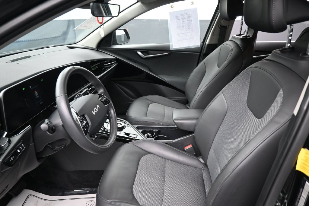 Used 2023 Kia Niro EX FWD image 24