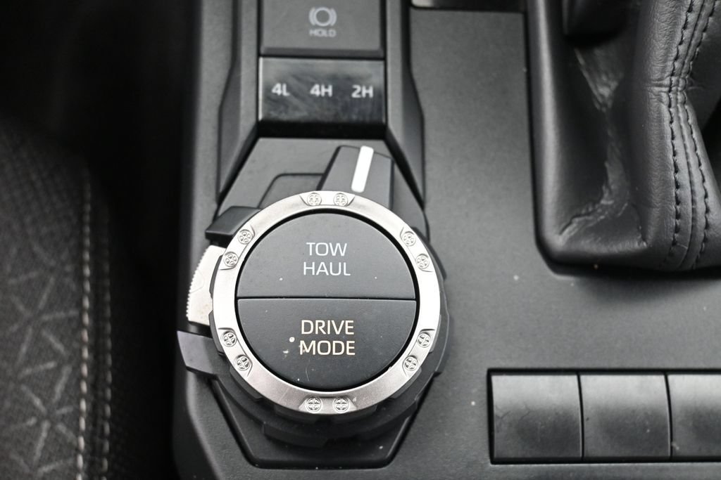 Certified 2025 Toyota 4Runner SR5 AWD/4WD image 23
