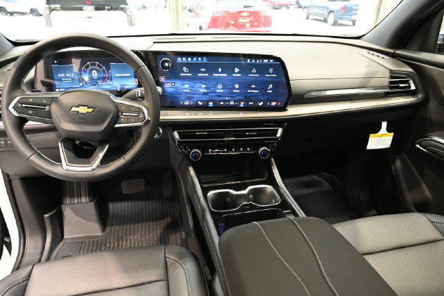 New 2027 Chevrolet Traverse LT w/ LPO, Floor Liner Package FWD image 13