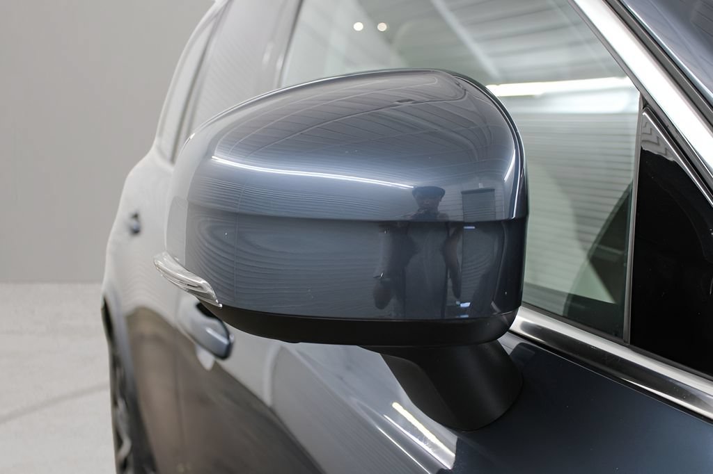 Certified 2022 Volvo XC90 T6 Momentum w/ Advanced Package AWD/4WD image 45