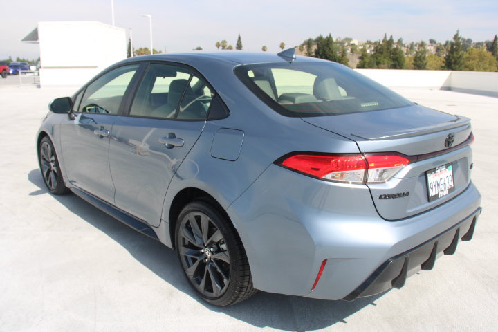 Certified 2026 Toyota Corolla SE FWD image 5