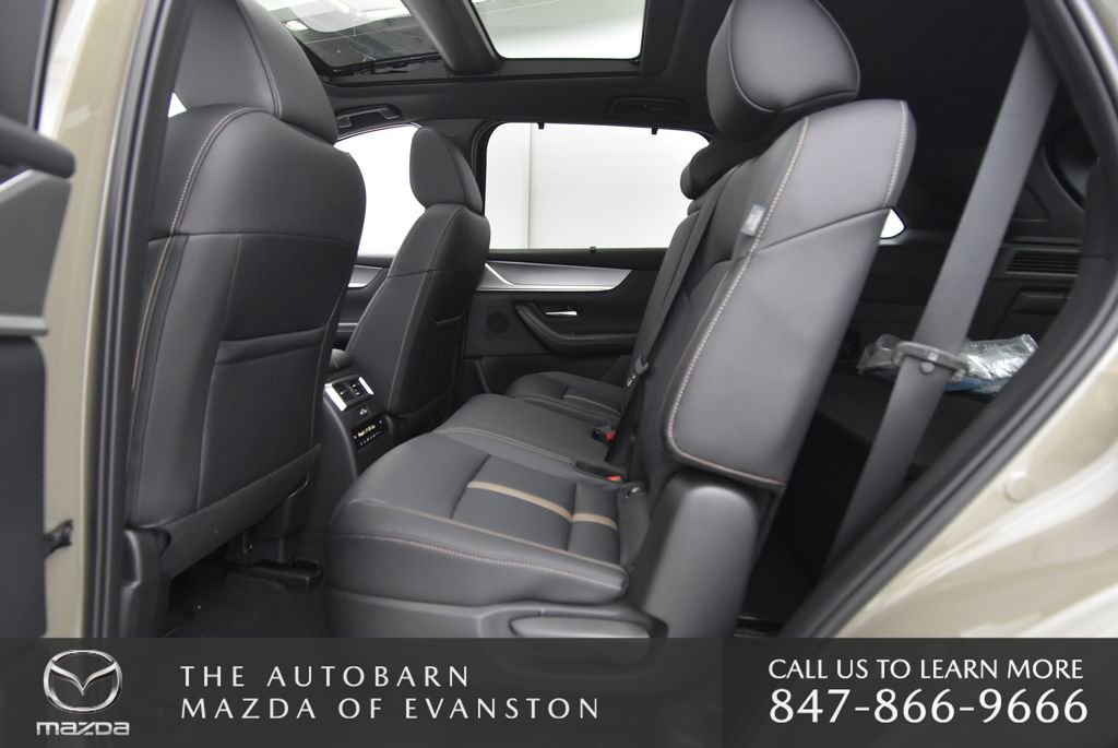 Certified 2025 MAZDA CX-70 Plug-In Hybrid w/ Premium Plus image 23