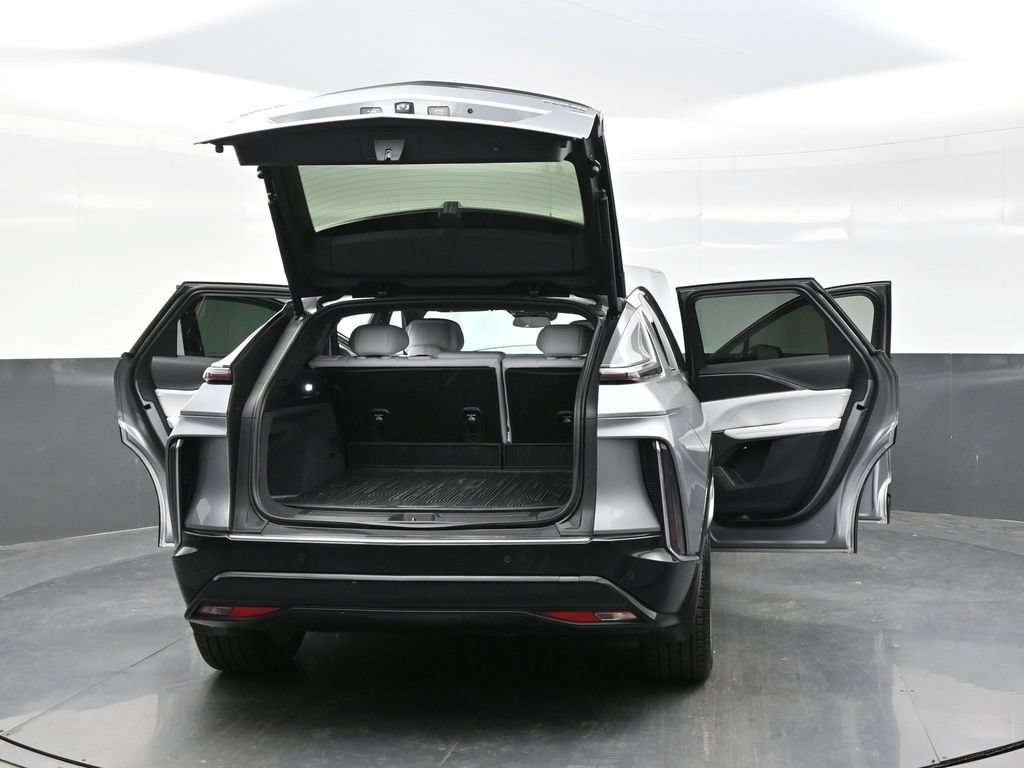 Certified 2024 Cadillac Lyriq Luxury AWD/4WD image 44