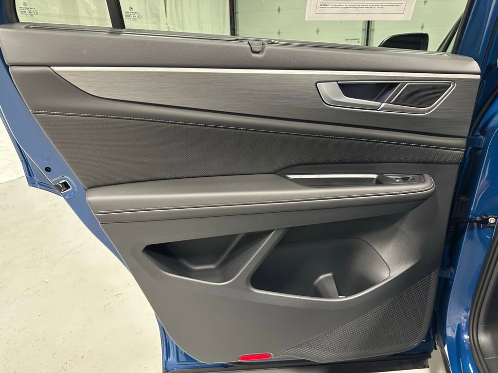 Used 2025 Volkswagen Atlas Cross Sport SE image 44