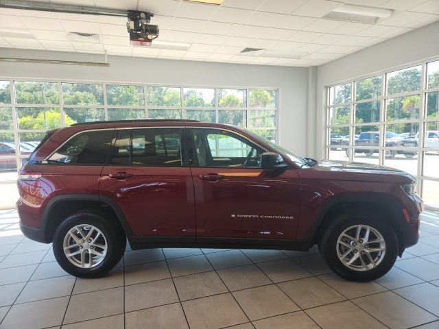 Certified 2024 Jeep Grand Cherokee Laredo X RWD image 4